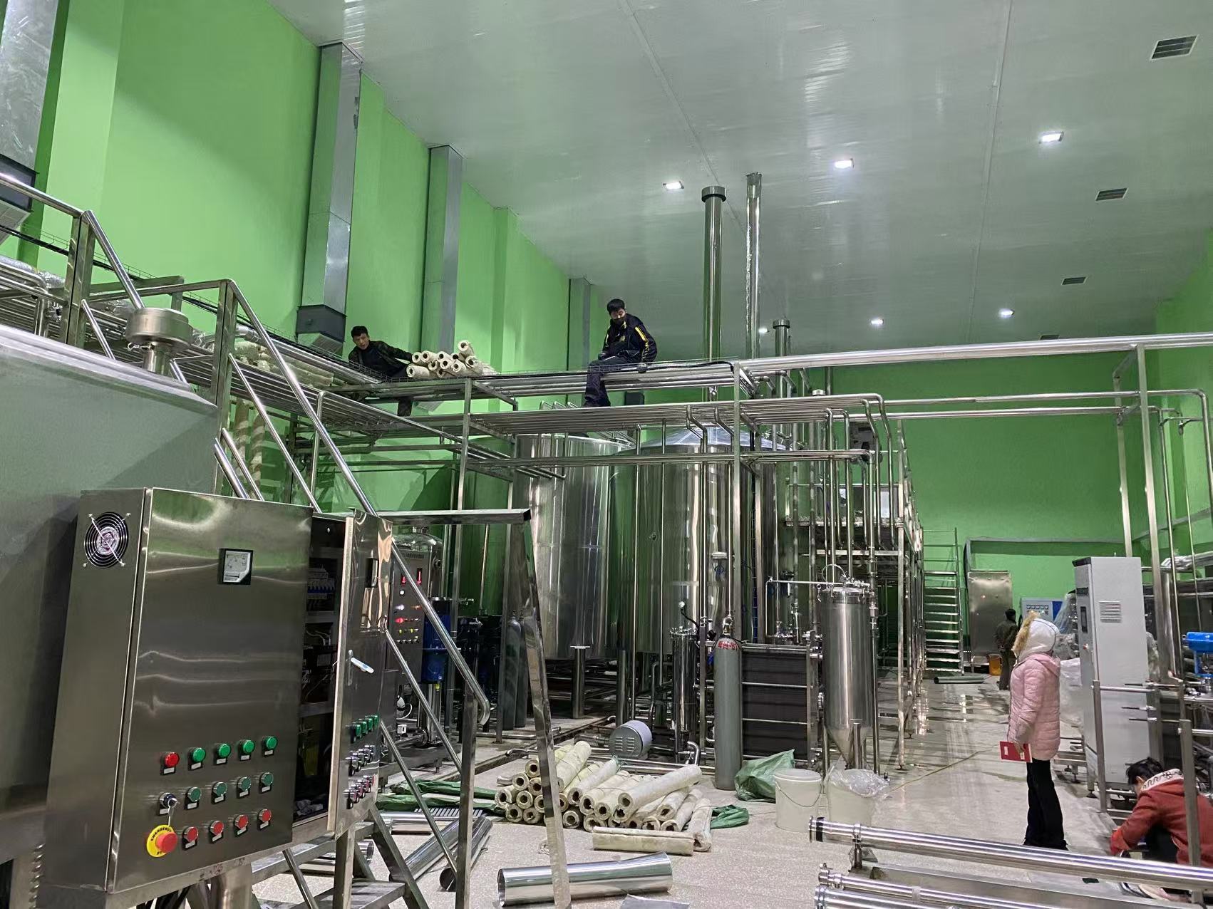 拉萨精酿啤酒设备厂—精酿啤酒设备制造：传承工艺与创新科技的交融